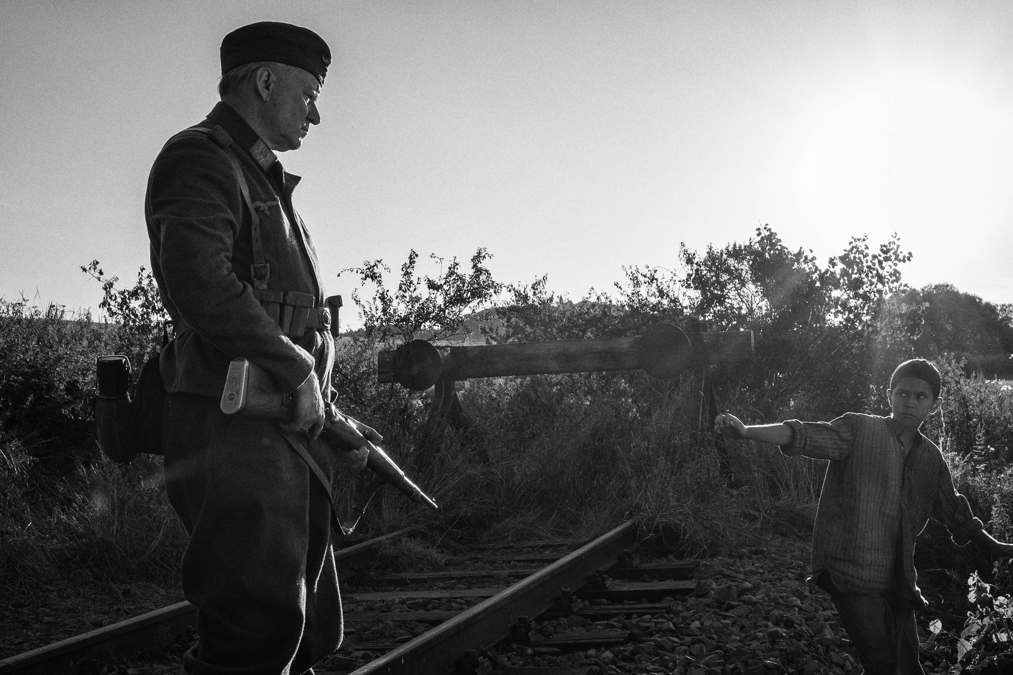 Největší český film za poslední dekádu nebo násilná slátanina? Jak si stojí Nabarvené ptáče?