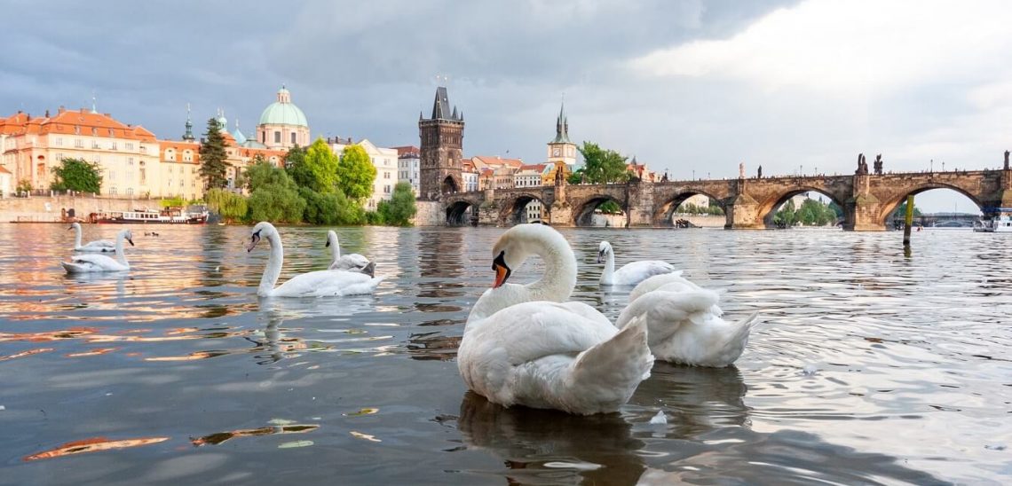 5 nejpůsobivějších budov v Praze – jedinečná příležitost je vidět bez turistů